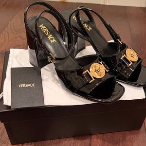 NIB Versace Black Patent Leather Heels with Gold Accents